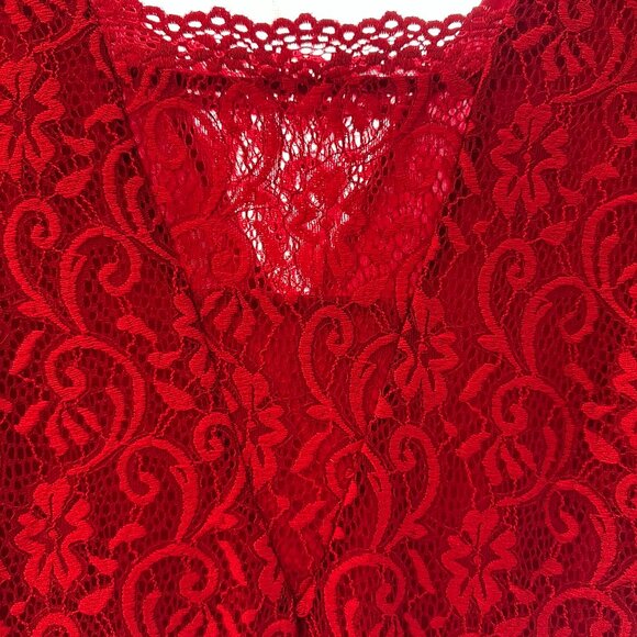Red Lace Candie's Dress with liner size Small Holiday Dress - Picture 4 of 7